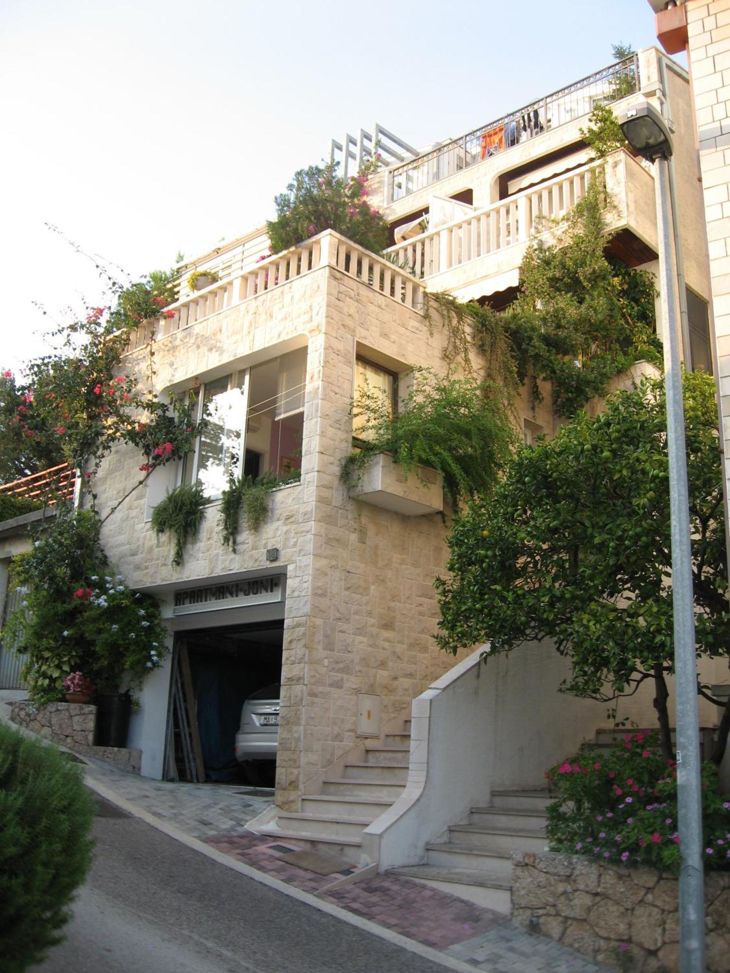Apartments Joni Brela Buitenkant foto